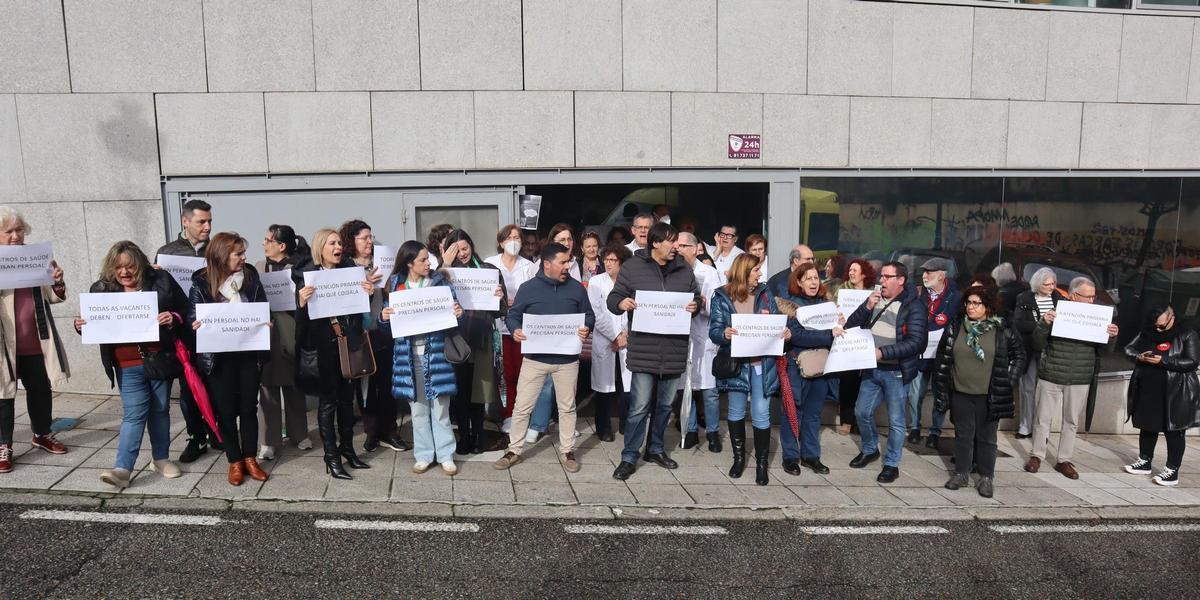 Protesta ante el centro de salud de la calle Cuba.