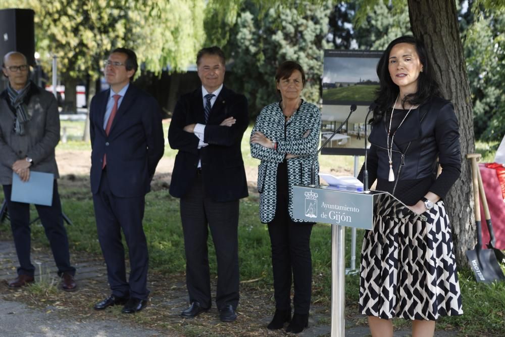 Colocación de la primera piedra del nuevo edificio de la incubadora de Impulsa