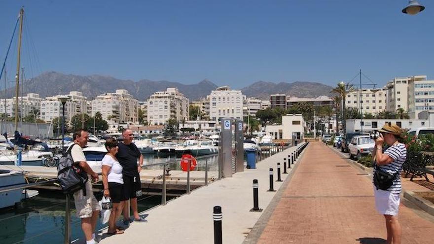 Imagen del puerto de La Bajadilla, infraestructura que sufrirá en el futuro una intensa remodelación.