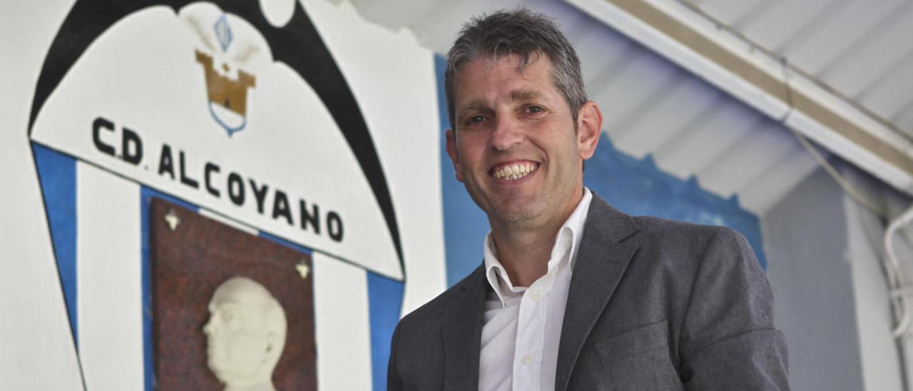 El presidente del Deportivo Alcoyano Juan Serrano