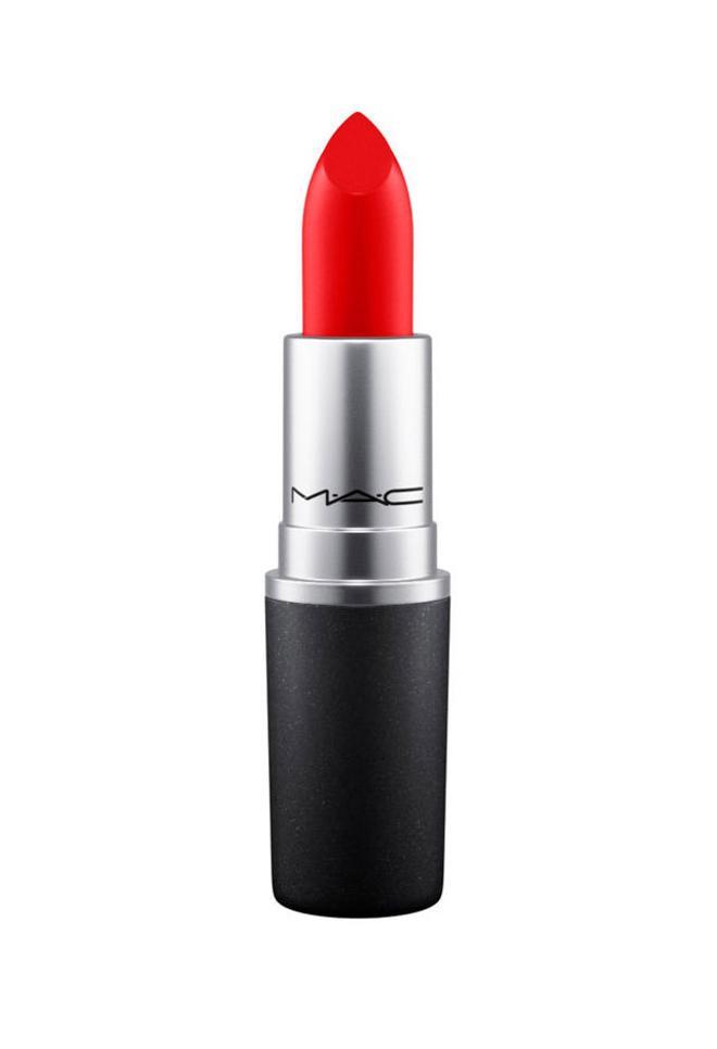 El red rock matte lipstick, de Mac, es todo un best seller de la firma. Es mate aunque tiene una textura cremosa (19.50€)