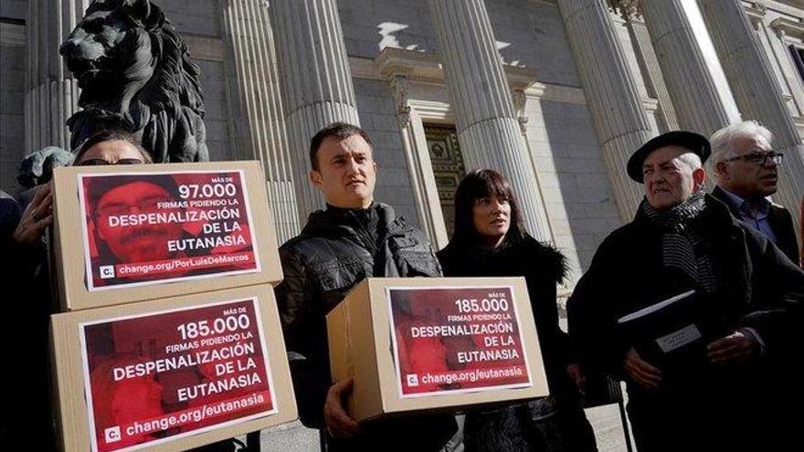 Pacientes y profesionales piden que la ley de eutanasia se aplique a enfermos de Alzheimer