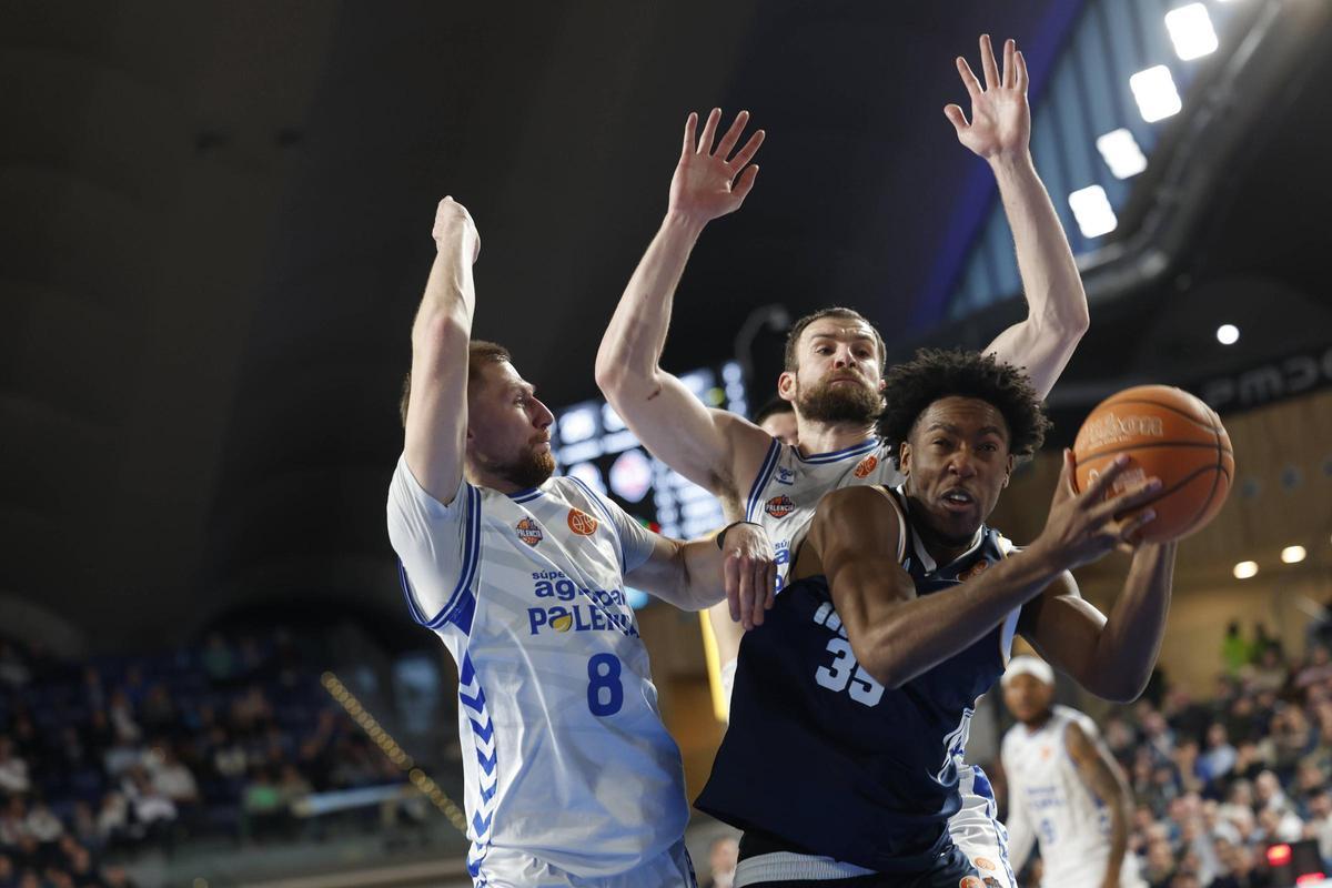 EN IMÁGENES: Así fue el Alimerka Oviedo Baloncesto-Súper Agropal Palencia en el Palacio de los Deportes
