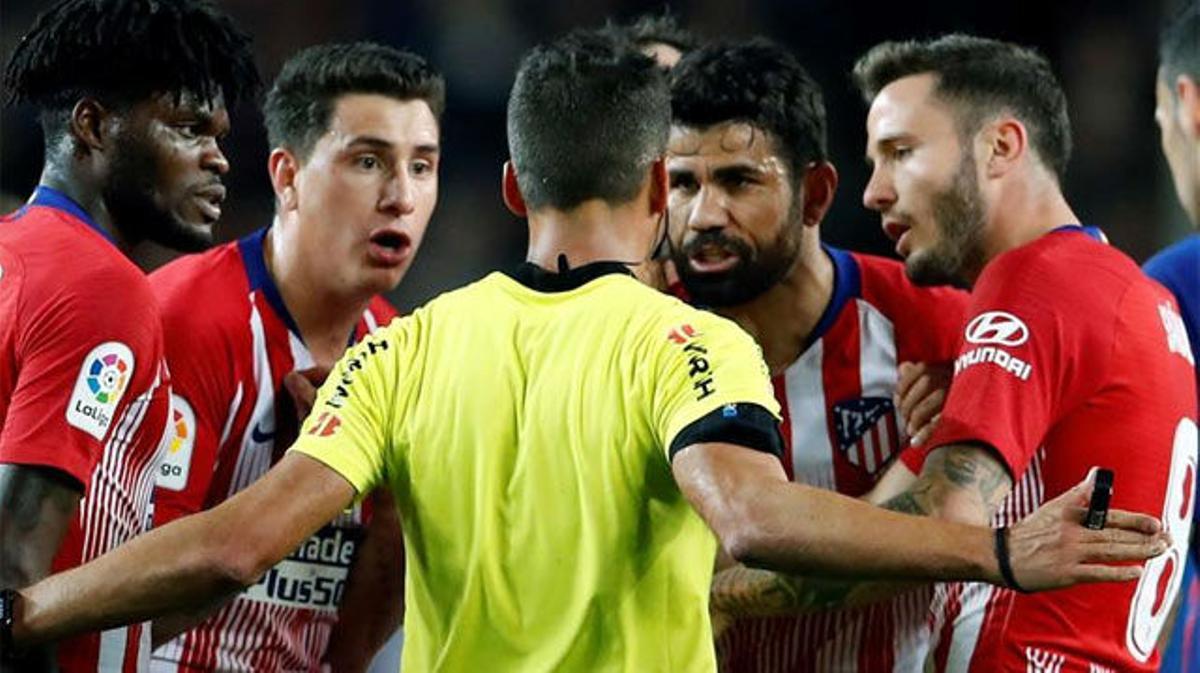 Diego Costa fue expulsado por insultar a Gil Manzano