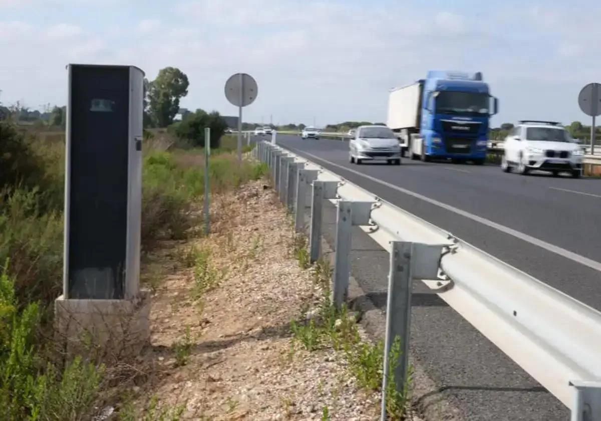 La DGT instala tres nuevos radares de control de velocidad en la Comunitat Valenciana.