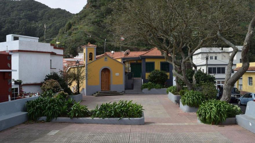 Stage, Park, and Stone Ground for Las Carboneras Plaza