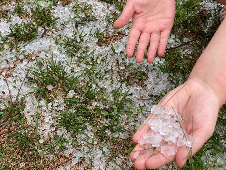 Las lluvias han provocado pequeñas inundaciones en los barrios situados junto a la ladera de la Sierra de Orihuela