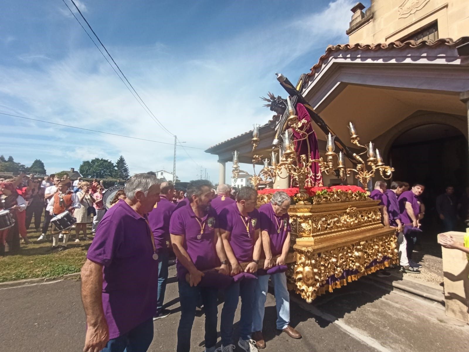 Todas las imágenes del Ecce Homo: así fue la multitudinaria y emocionante procesión en Noreña