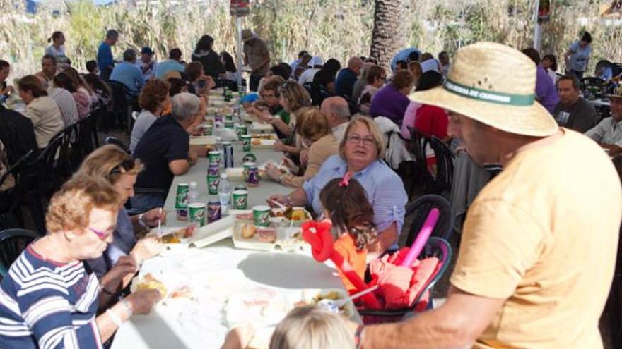 Degustación de un puchero popular en Santa Brígida. i JOSÉ CARLOS GUERRA