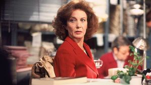 Marisa Paredes en un fotograma de La flor de mi secreto (1995).