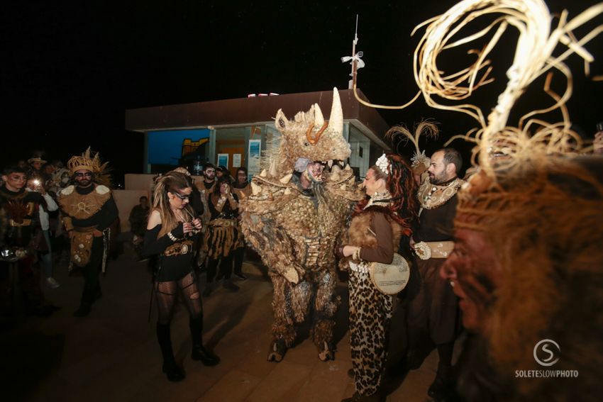 Suelta de la Mussona en el Carnaval de Águilas