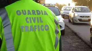 Un motorista herido grave en Tenerife tras una colisión con un coche en la carretera general del Sur