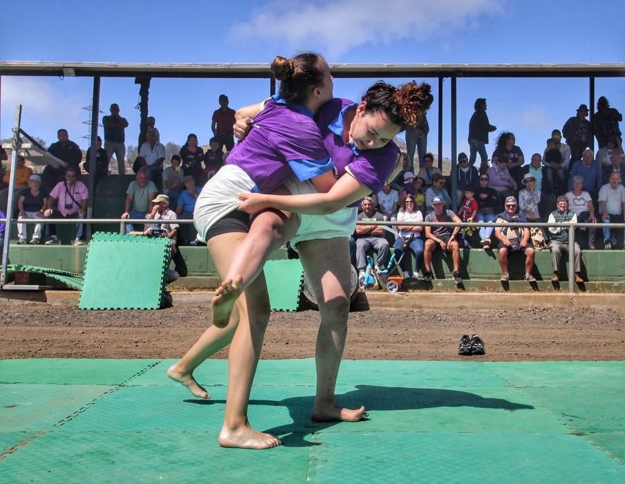 Tributo a la mujer en el deporte autóctono