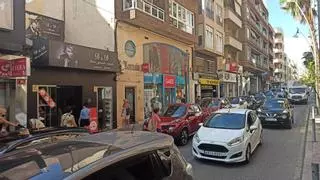 Turistas y vecinos de Torrevieja adquieren 221.000 € en bonos para compras en la primera semana de la campaña de Bonoconsumo