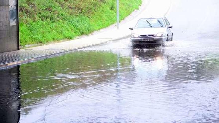 Viento y lluvia causan daños en O Salnés y Ullán, pero menos de lo que cabría esperar