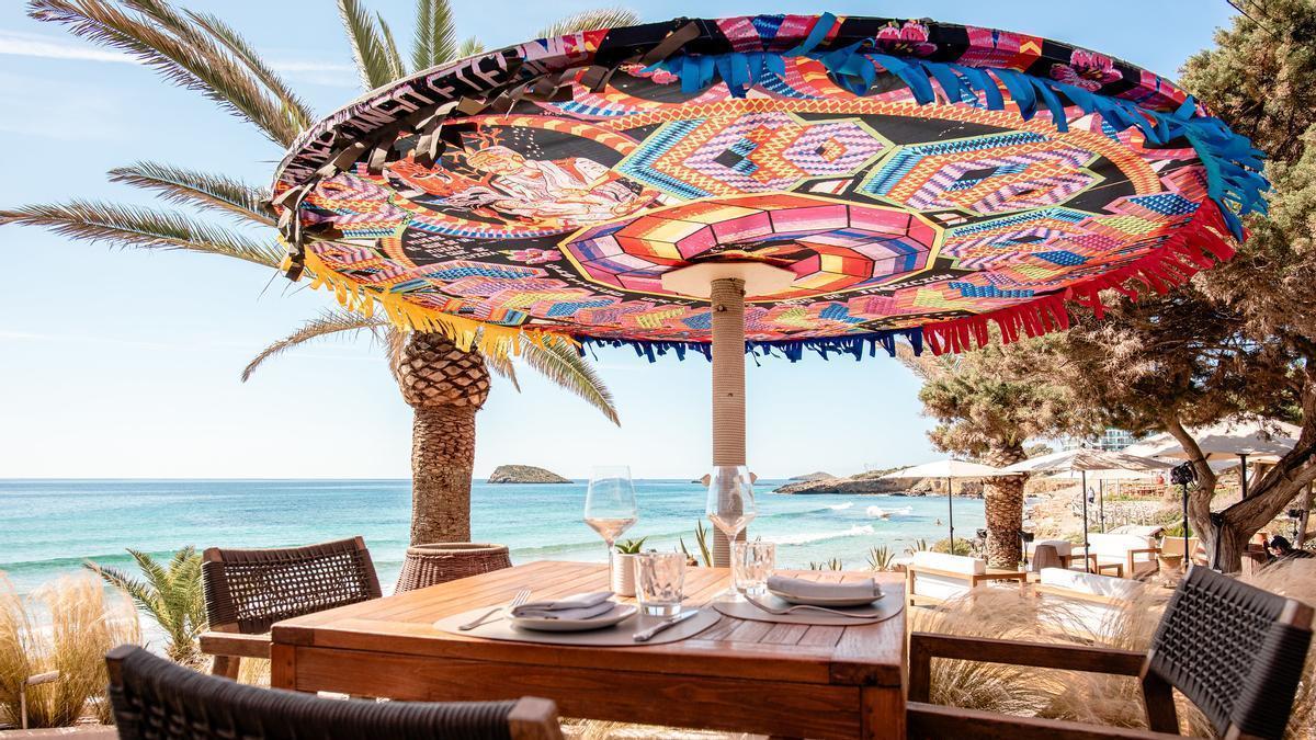 Aiyanna Ibiza, el restaurante de playa en Ibiza que no te puedes perder en Cala Nova.