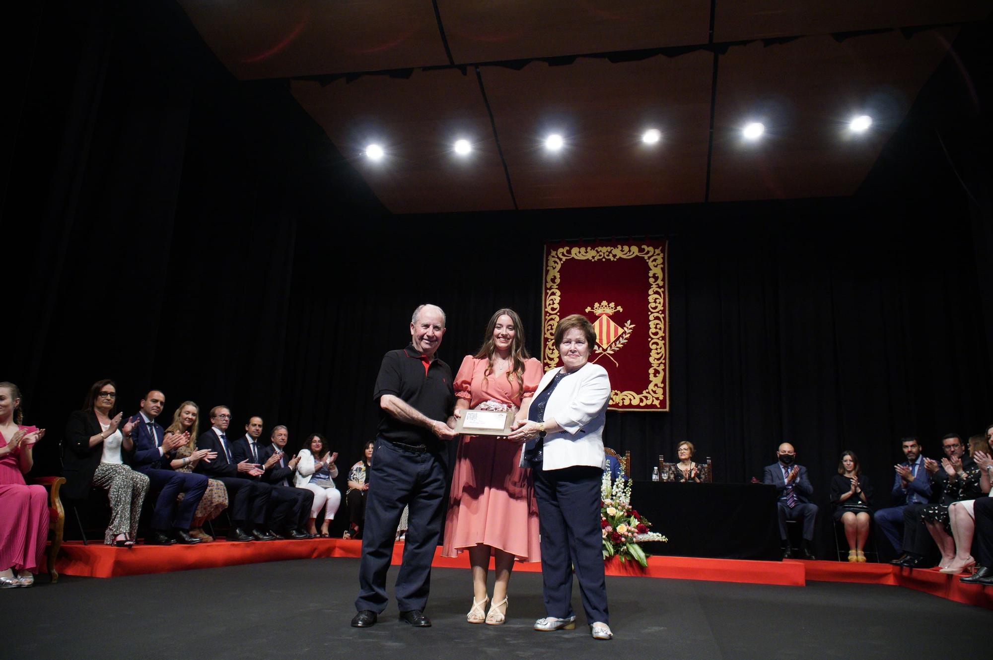 Homenaje a medio centenar de parejas por sus 50 años de casados