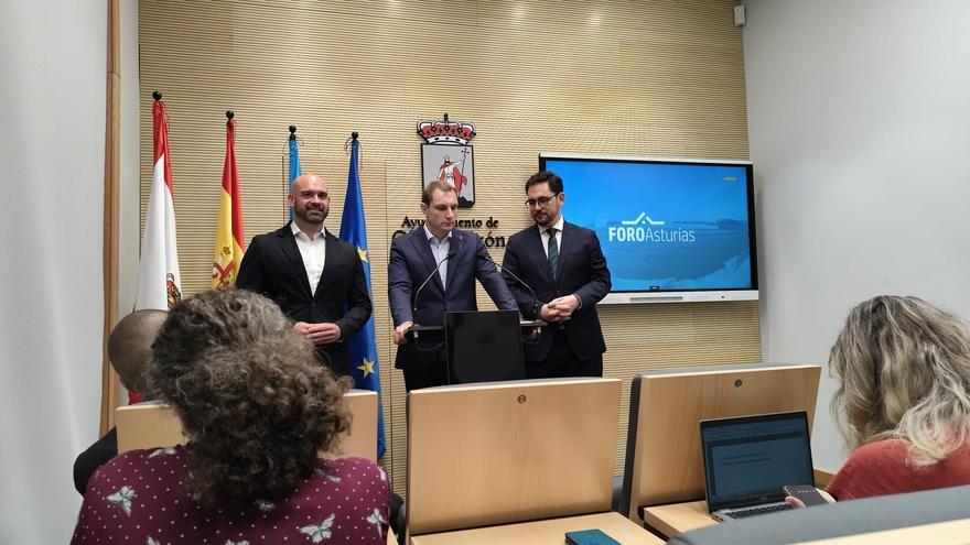 Foro exige la dimisión de la presidenta del Puerto de Gijón por la pugna de Naval: &quot;No puede estar ni un minuto más al frente  de la Autoridad Portuaria&quot;