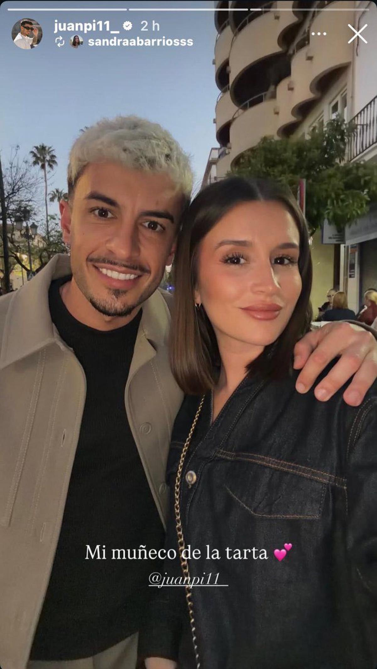 Sandra y Juanpi, en sus redes sociales