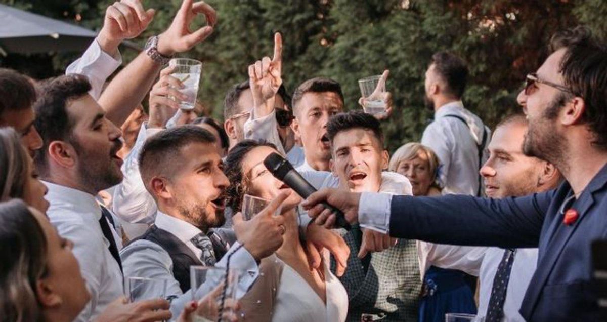 Una banda avilesina arrasa en el sector de bodas y eventos VIP