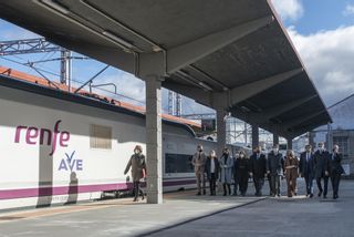 La explotación comercial del AVE a Galicia arranca tras 20 años del inicio de las obras