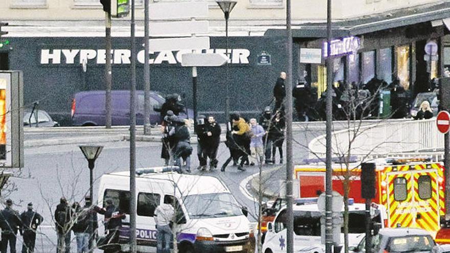 Un cómplice de la masacre de &#039;Charlie Hebdo&#039; asalta un supermercado judío