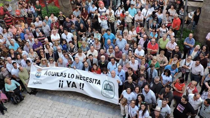 Águilas se echa a la calle por su nuevo hospital