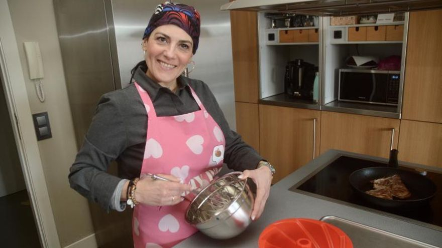 Laura García, en Pontevedra,con la receta lista en sus redes “Cook&mama”