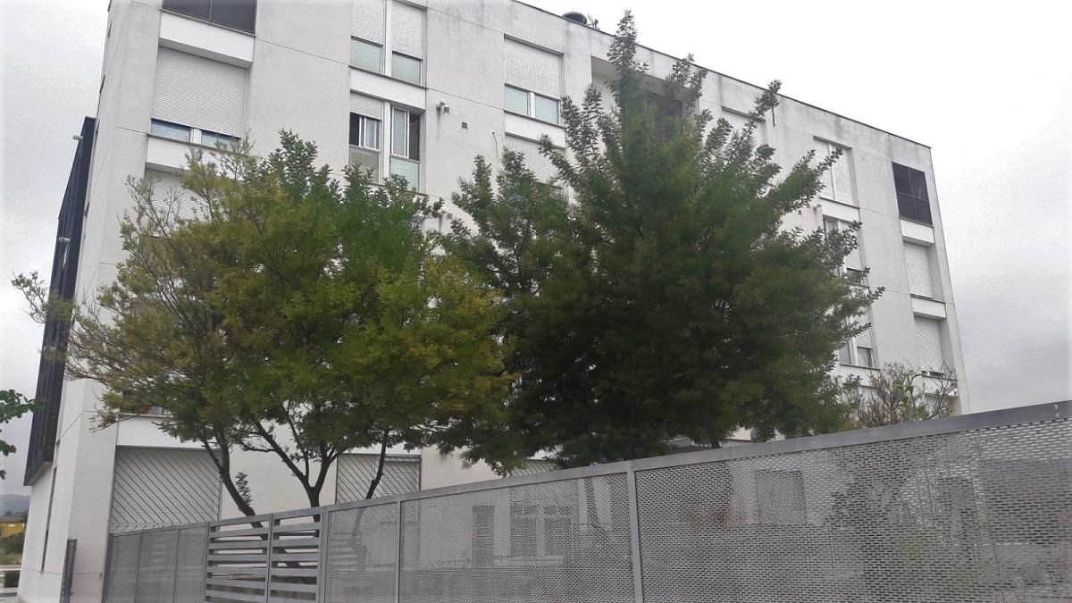 Bloque de viviendas de El Carpazo, en Lucena, en el que se va a intervenir.