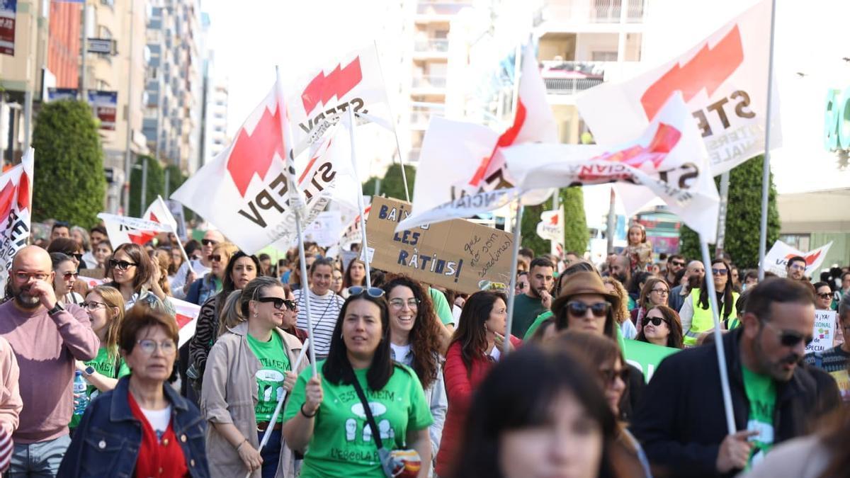 Huelga educativa días atrás: más de 10.000 profesores estallaron contra la masificación de las aulas y la falta de manos en Alicante