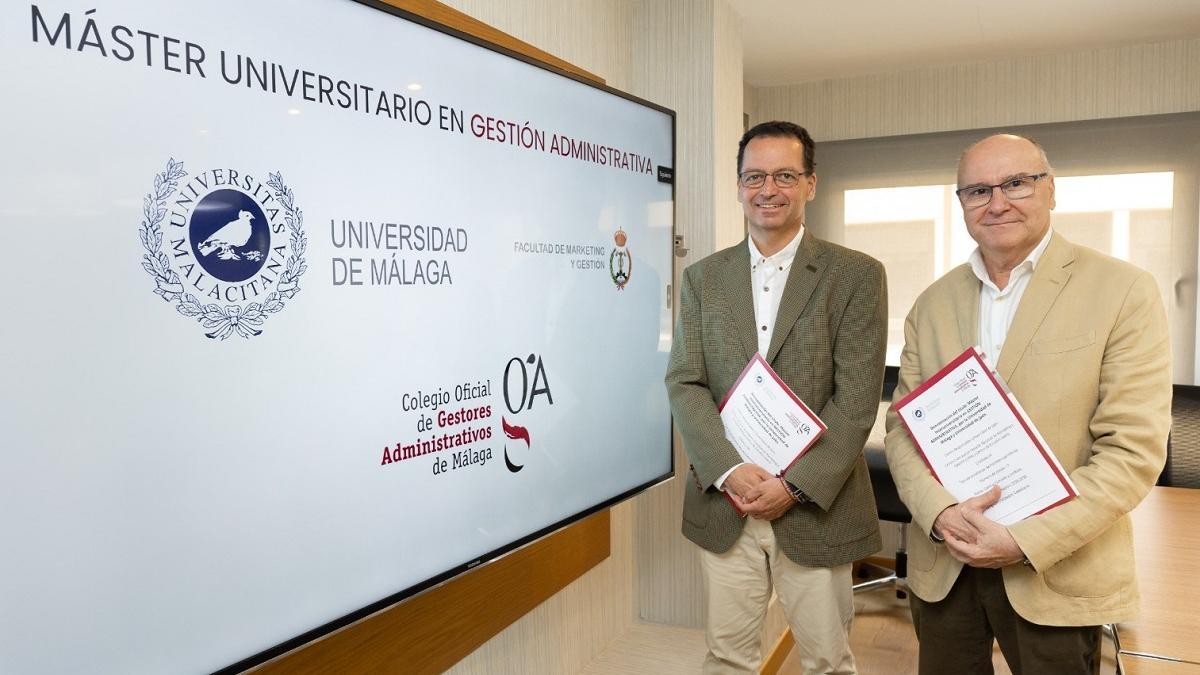 Daniel Quijada y Benjamín de Del Alcázar, en la firma del acuerdo.