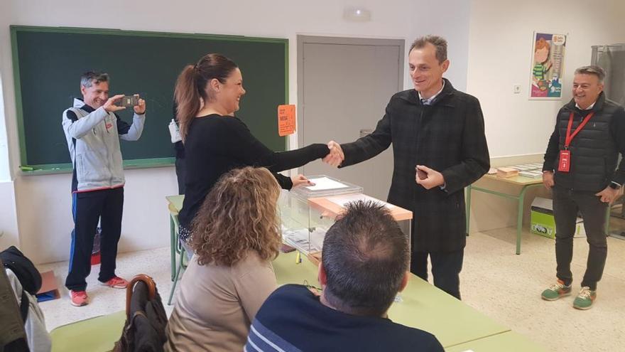 Pedro Duque votando en un colegio electoral de Xàbia, en las pasadas eleciones del 10-N.