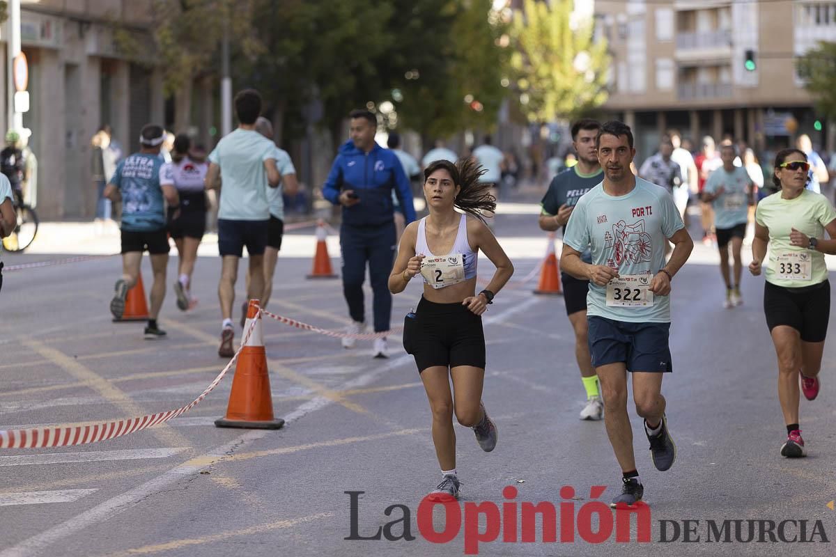 Carrera '10K Assota por ti' en Caravaca (salida y giro primera vuelta)