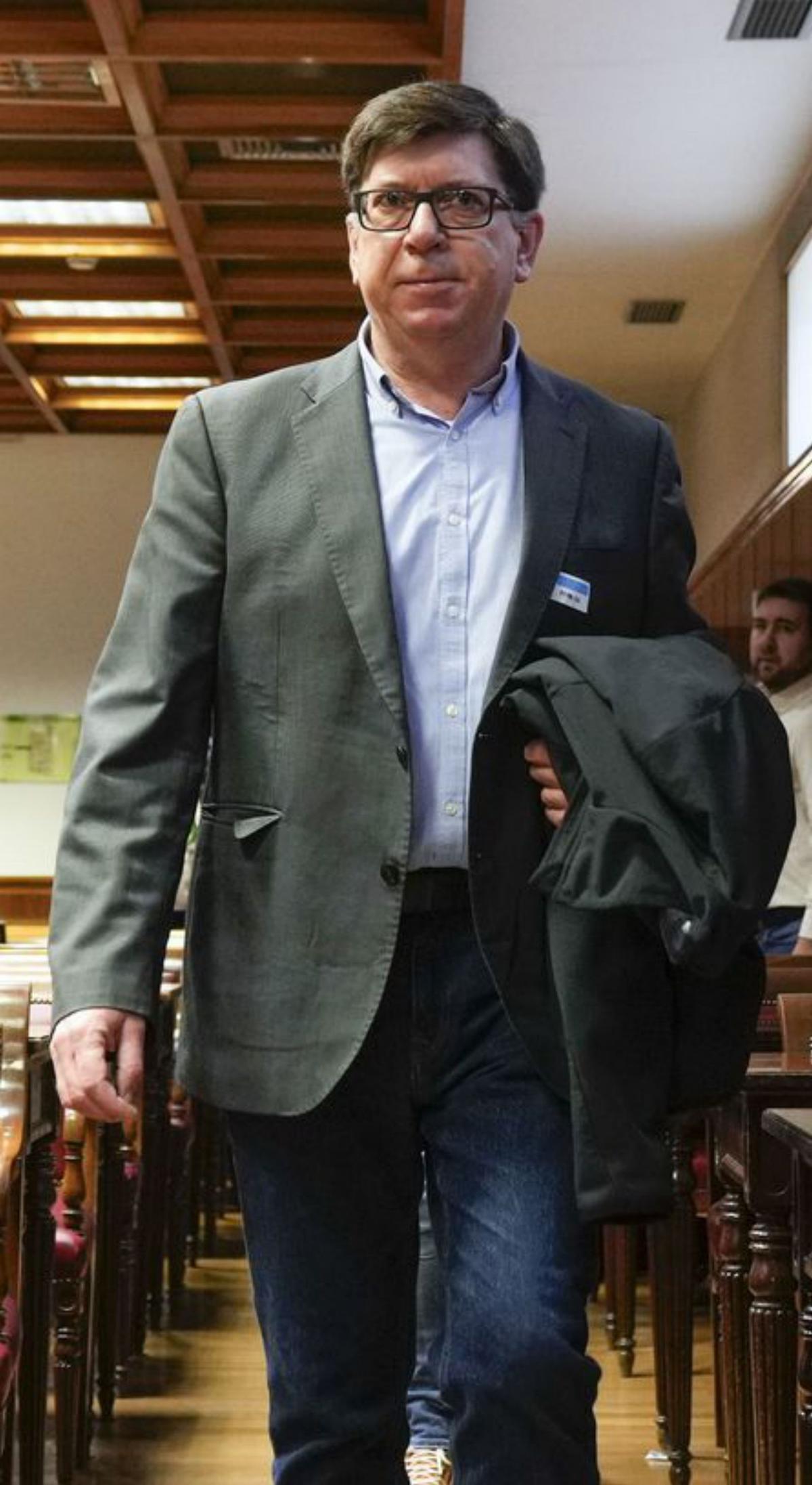 "A totes les companyes les he respectat", assegura Salazar