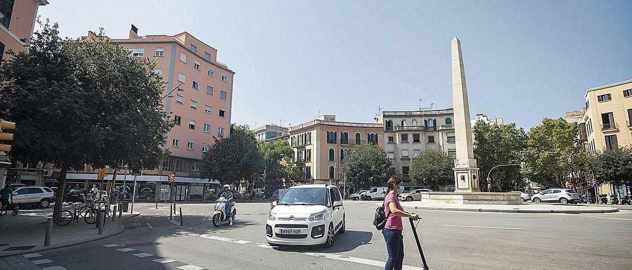 La plaza del Cardenal Reig, conocida popularmente como la del obelisco, también se ve afectada.