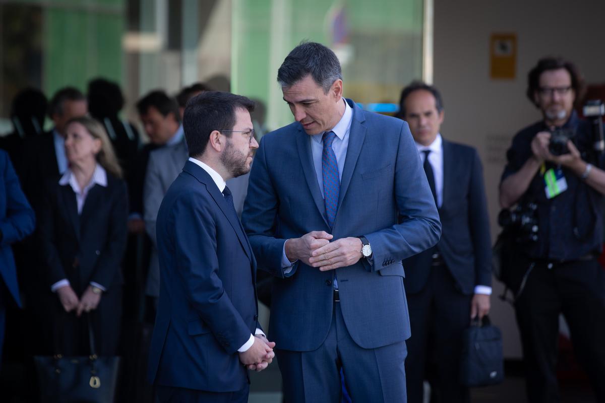 El presidente del Gobierno, Pedro Sánchez, y el presidente de la Generalitat, Pere Aragonès, en un acto el viernes pasado en Barcelona. 