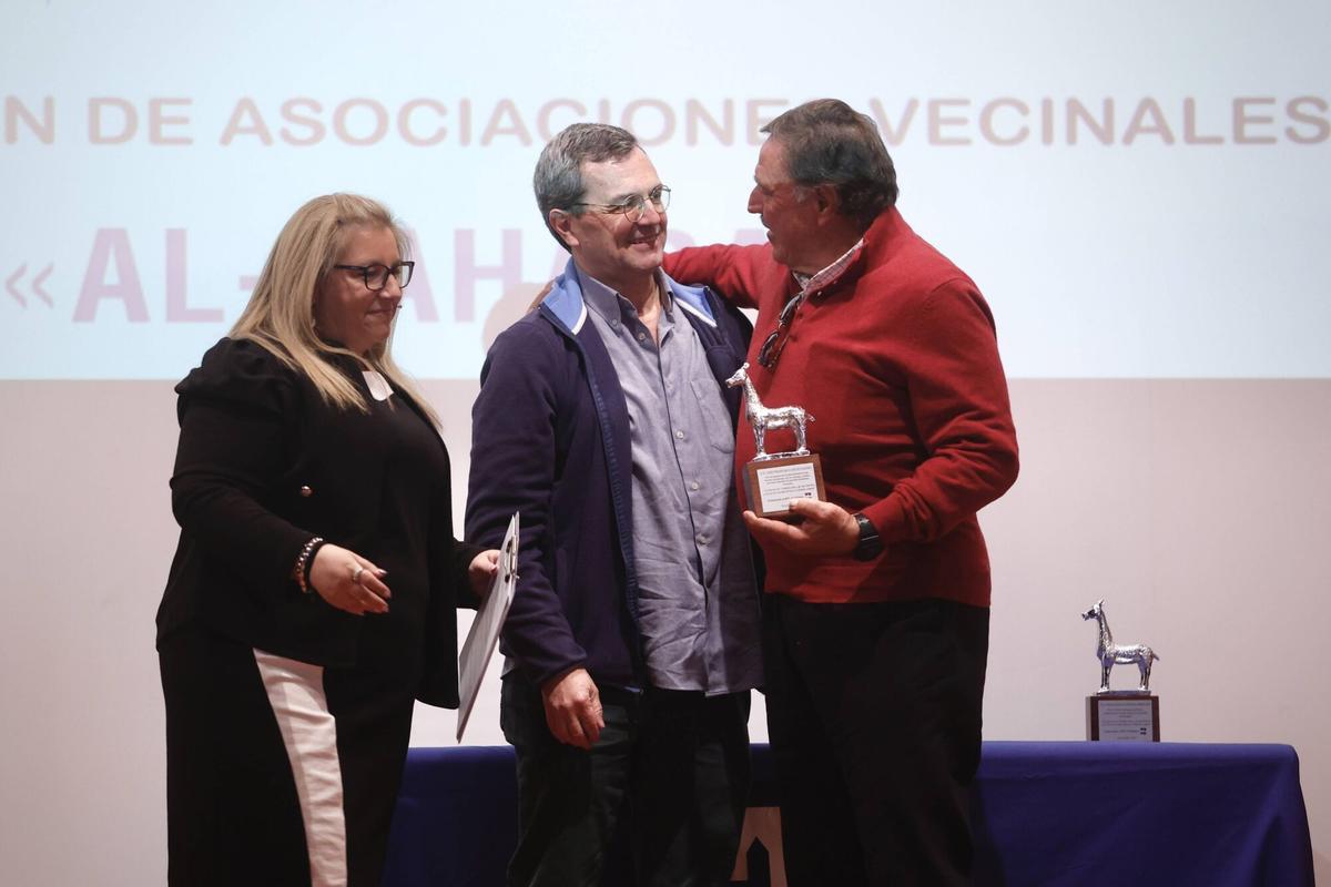 Federación de Asociaciones Vecinales Al-Zahara. Día Vecinal 2025 y entrega de los Premios Cervatillo 2025. Real Jardín Botánico de Córdoba. El acto contempla la ceremonia de entrega de los Premios Cervatillo, para -Antonio Serrano -Marcelino Ferrero -Diego Matías Ortega -José Francisco Ortiz -María José Jurado. -Asociación Educativa Barbiana -Fundación Entre Culturas Así como un reconocimiento por su cuarto de siglo de trabajo a la AV Nueva Barquera