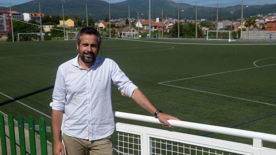 Víctor Cochón en el estadio de fútbol Manuel Jiménez. // Noé Parga