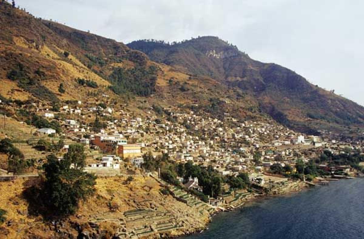 Vista aérea de San Antonio Palopó.