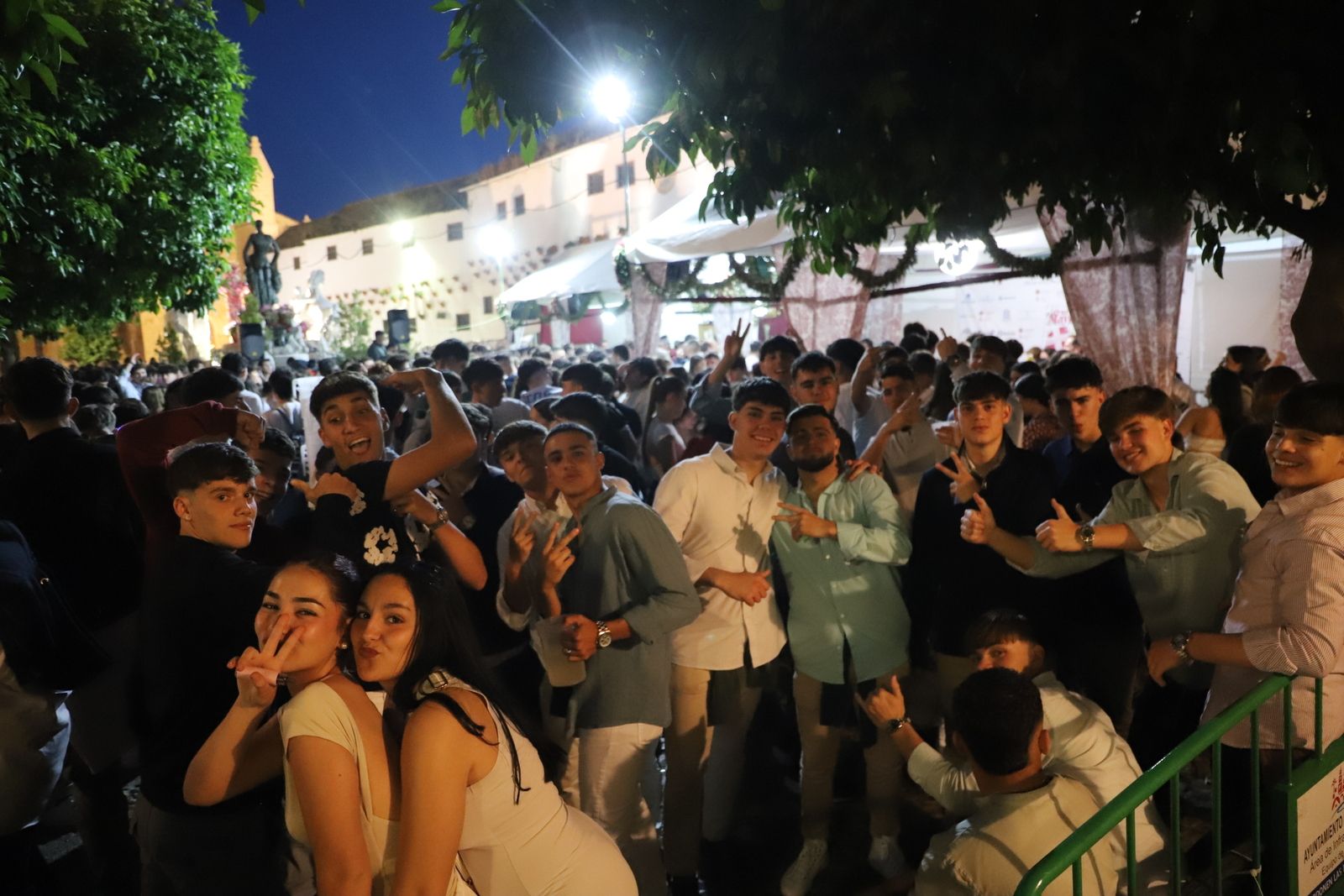 La tercera noche de cruces, en imágenes