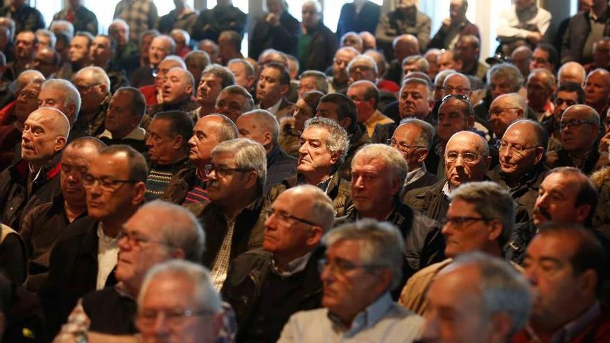 Los trabajadores de Arcelor-Mittal homenajeados ayer en La Granda.