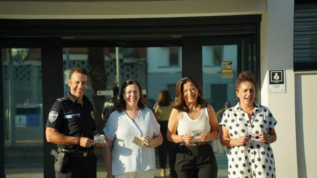 Presentación de la iniciativa en la jefatura de la Policía Local de Don Benito.