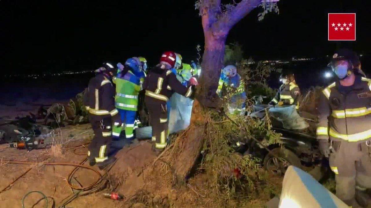 Mueren tres personas al chocar dos vehículos en una carretera de Móstoles