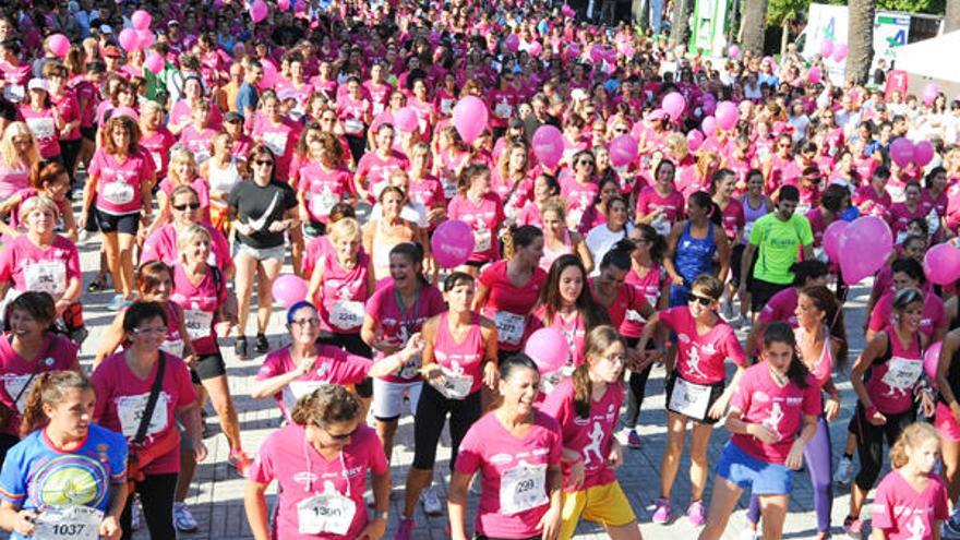 Participantes en la Carrera de la Mujer 2013 en A Coruña. / 13Fotos