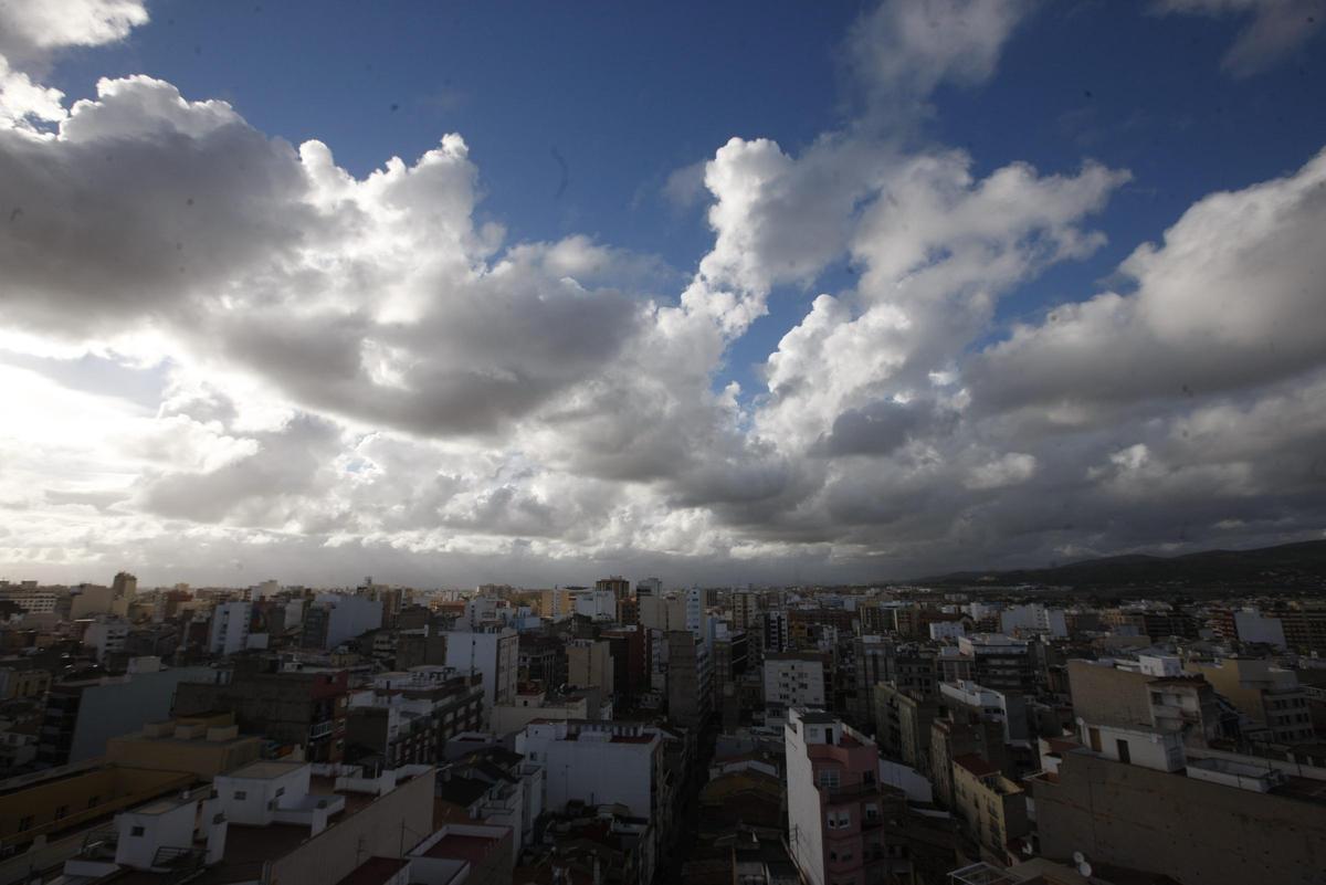 Castellón puede vivir episodios de tormenta las próximas fechas. Aemet ha lanzado un aviso amarillo por este motivo para este viernes en la Comunitat.