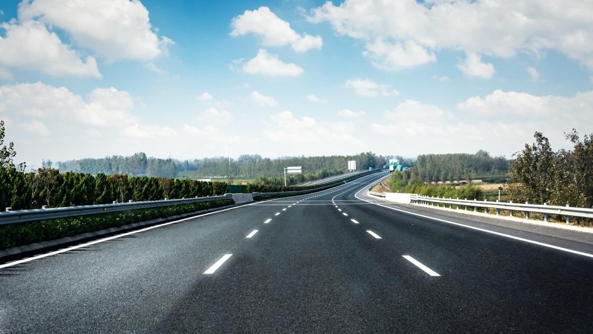 Las barreras de seguridad son fundamentales para proteger a los conductores en caso de accidente.