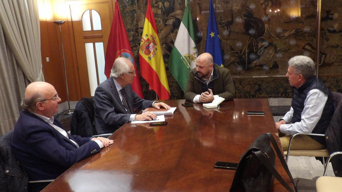 Reunión entre representantes del Banco de Alimentos y el Ayuntamiento de Córdoba.