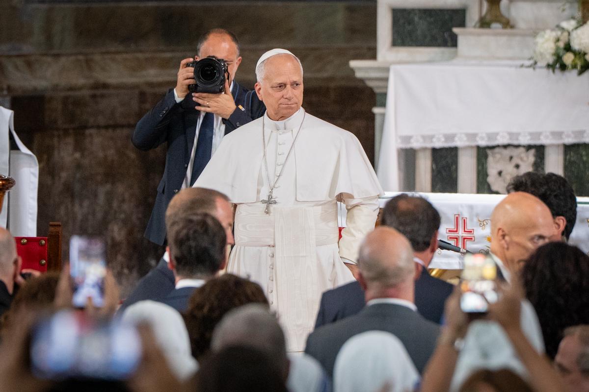 La visita del Papa León XIV en la parroquia de Sant Agustí del Raval