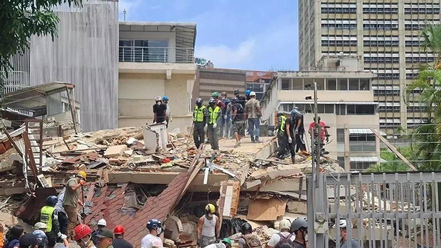 Un nou terratrèmol sacseja Caracas després del doble sisme de la setmana passada