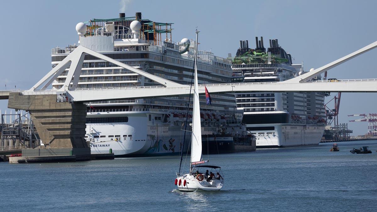 Cruceros en el puerto de Barcelona.